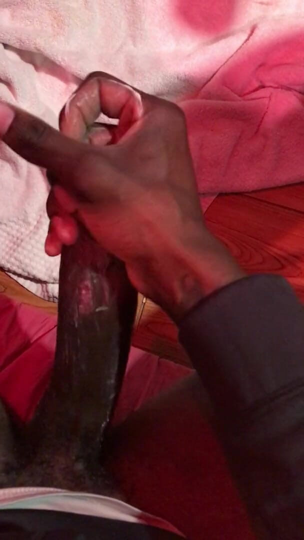 Traysixxx: Stroking my BBC