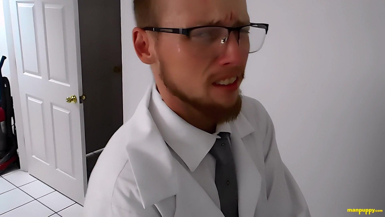 Man Puppy: Timeshare Tour gâdilare, tachinare și refuz