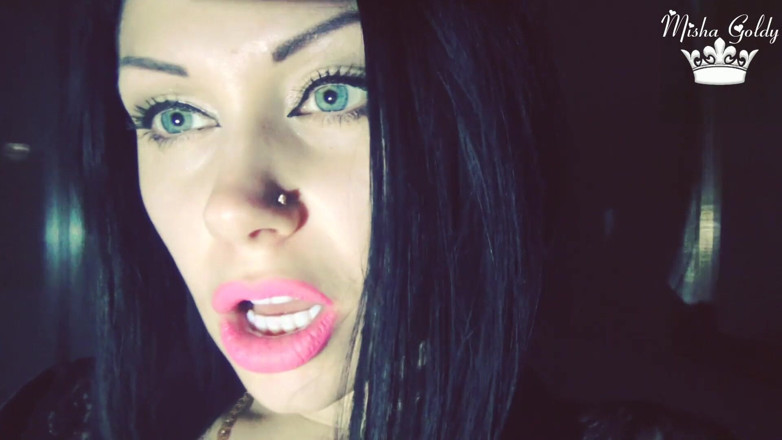 Goddess Misha Goldy: Lápiz labial rosa neón