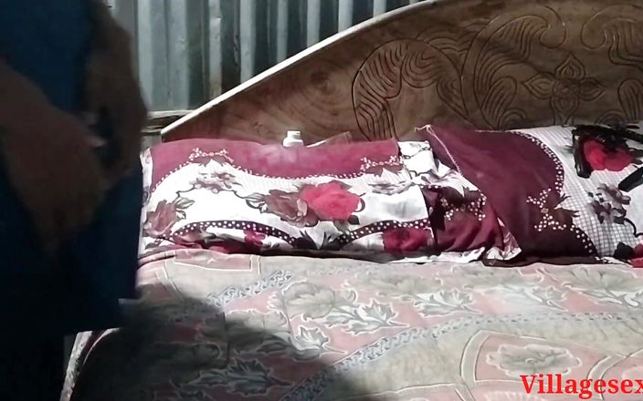 Villagesex91: Ateşli olgun Hintli evli kadın seks yapıyor