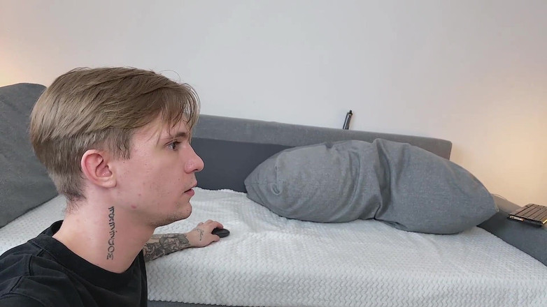 Ethan Lestray: Pantat sempit cowok imut ini cuma pengen dientot