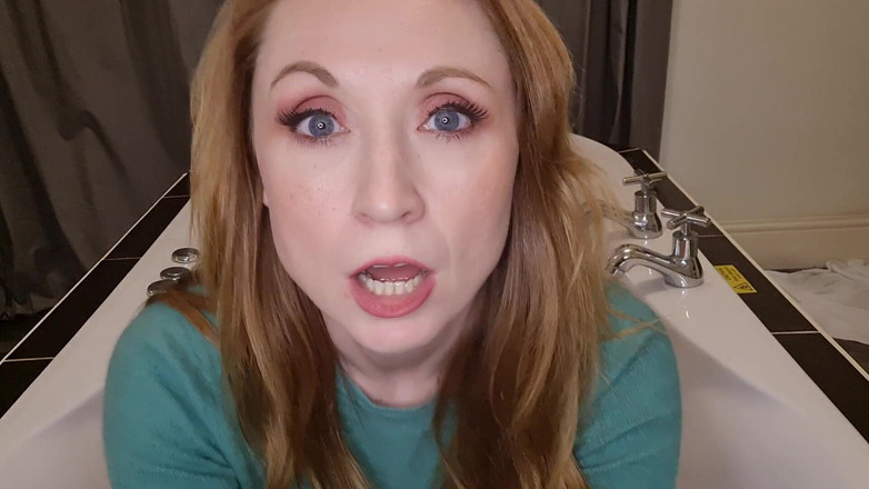 Lily kink: Des Pervers De Pisse Se Font Mouiller