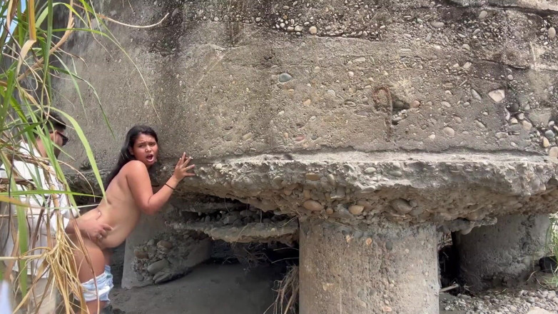 EMY_AND_JONH: Eu encontrei uma latina com tesão no rio e eu...