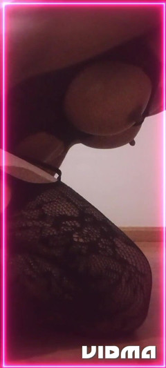 Laratransex Tetas Grandes thumbnail