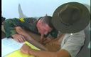 Gays Case: Sargento recebendo seu pau duro chupado por soldado de uniforme...