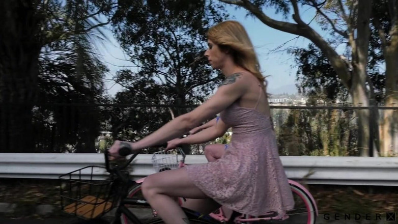 GenderX: Genderx - Кейсі Кісс трахає Піксі Райлі Ніксон