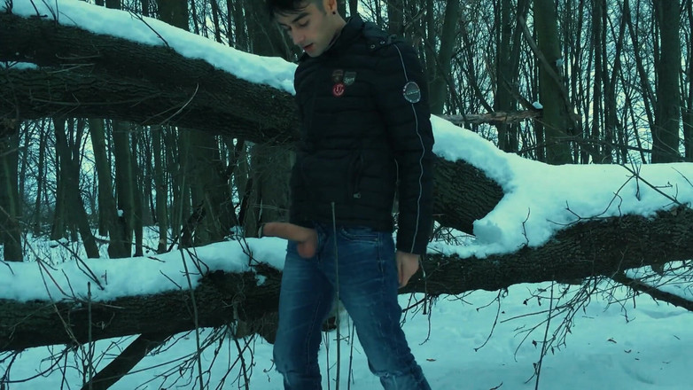 Idmir Sugary: सर्दियों में बर्फीली भूमि में दो बार झटका