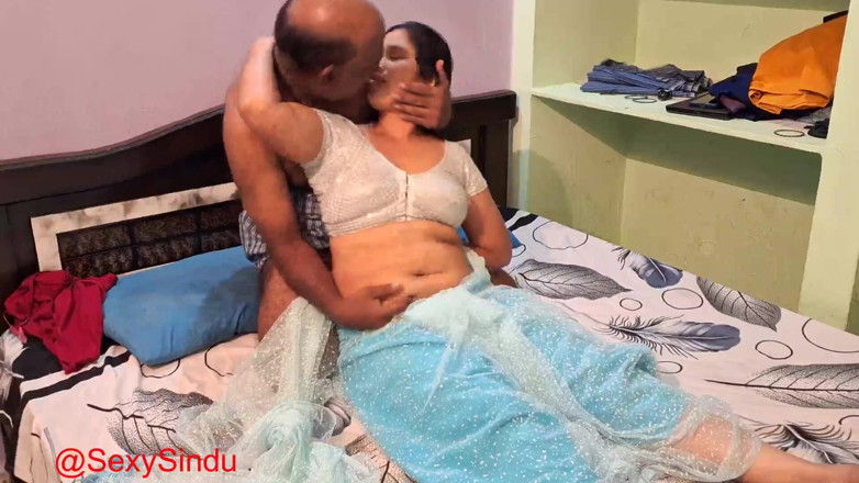Sexy sindu: インドのバービーが50歳の男性とサリー姿でセックス