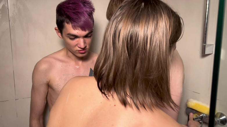 Alex Davey: Thresome ve sprše s Mattyaiden a Alexdavey