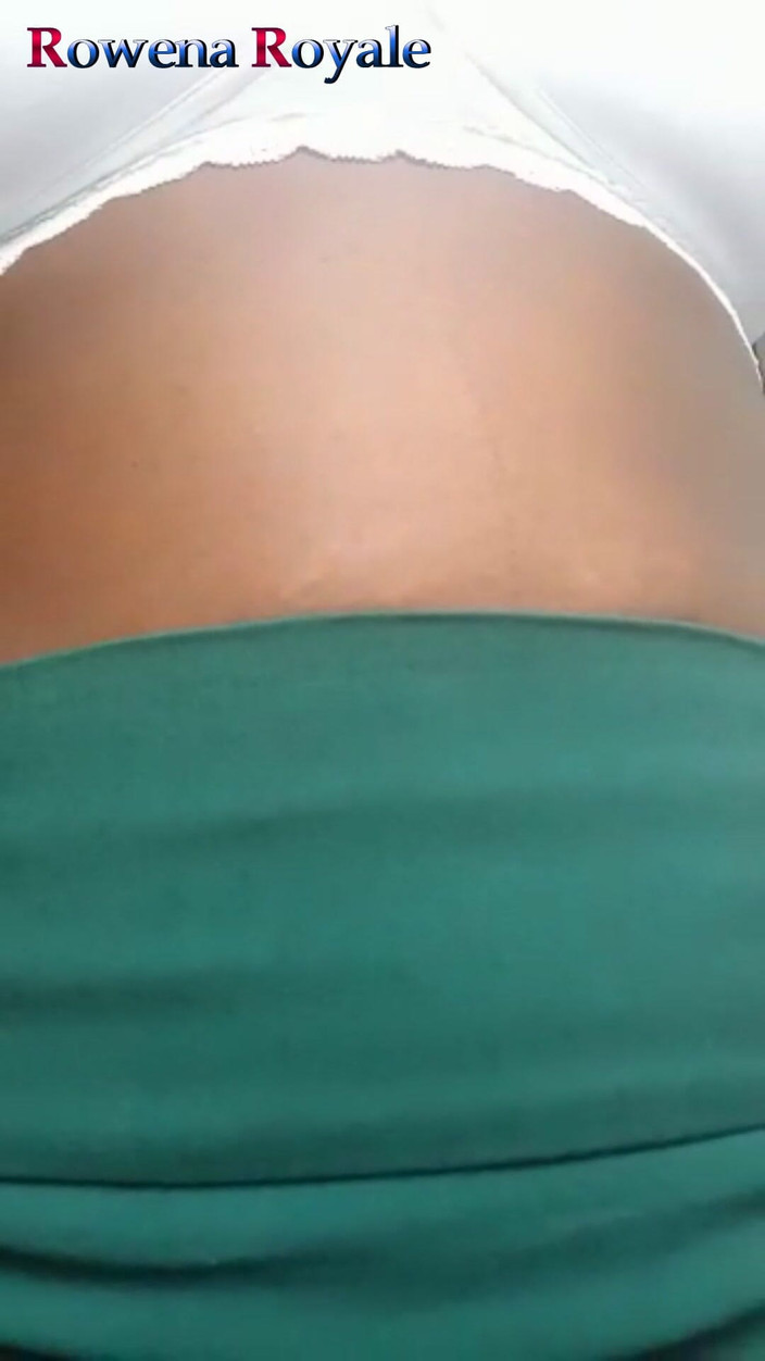 Samantha Johnssons: 缓慢的脱衣舞和滴水的假阳具操和喷