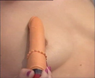 Toy Sluts: สาวผมน้ำตาลน่ารักช่วยตัวเองกับของเล่น