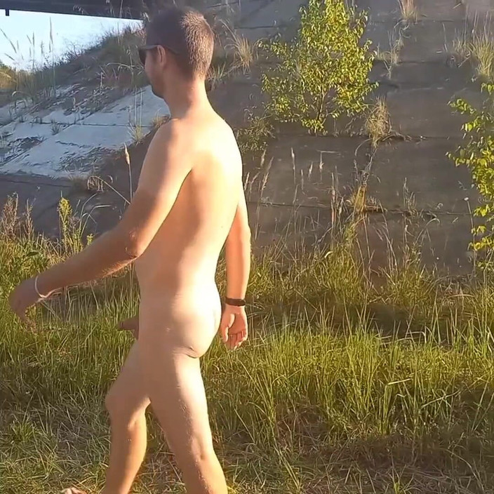 Aleks Ray: Passeggiate nudiste russe nella natura