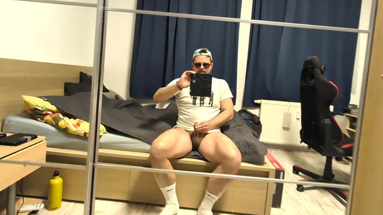 Alex Butt: Sneaker nike e calzini divertimento