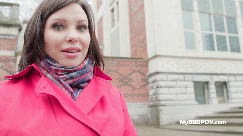 MyBigBlackDickPOV: Agentă imobiliară obraznică Alysa Gap futută în cur