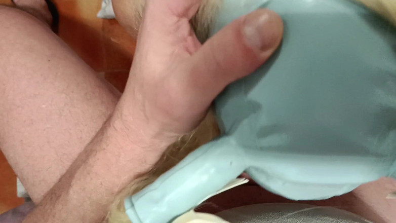 LauraOnHeels: MILF cu cozi blonde și sâni perfecți POV blowjob cu spermă în...