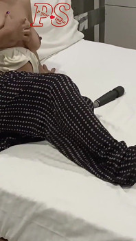 Indiana gostosa com vibrador de quatro em vídeo de sexo