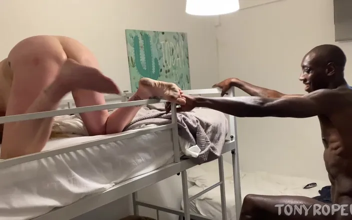 Tony Rope: The Wrong Hotel - Bunk Bed Edition