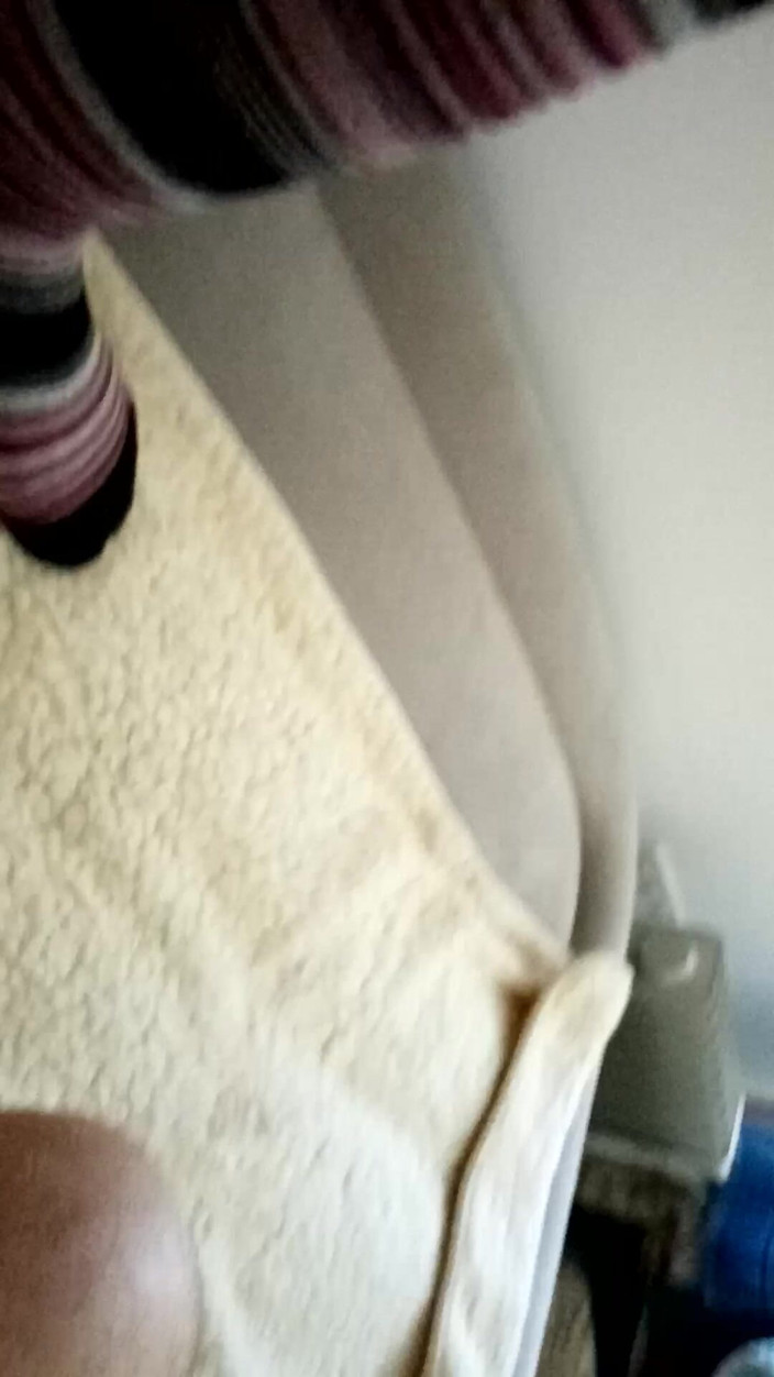 Sub Slave: Sperma leckt aus meiner muschi und ich esse es