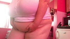 NikNak_BBW: BBW pees in kitchen