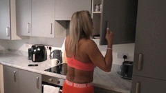 CALLIE ROKS: Onhandige Callie heeft een ramp van een dag in de...