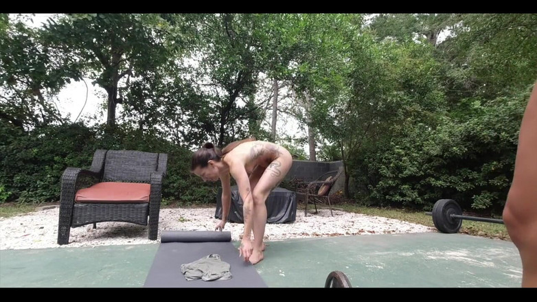 Lora Cross: Naken träning med Lora Cross och Ciren Verde