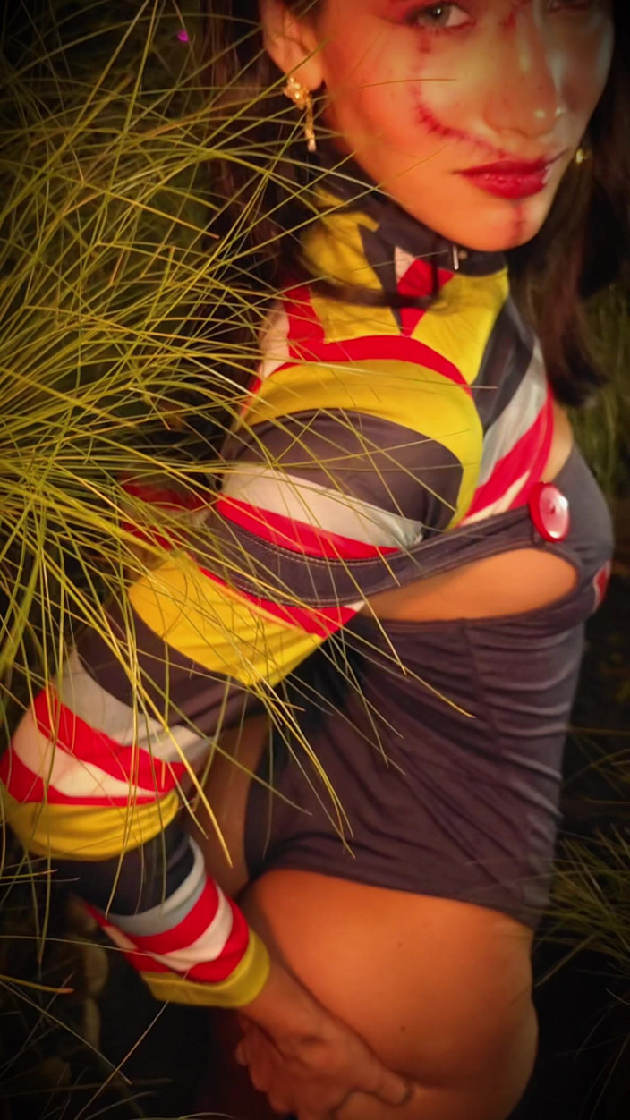 Carolina Guerrero: Latina Has a Rich Squirt on Halloween