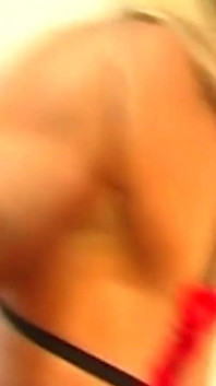 La miLF bionda viene leccata e scopata duro