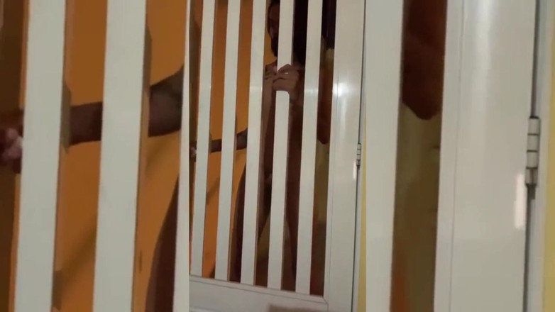 Leandro e Asafe: Dándoselo a mi gran vecina en la calle desde casa