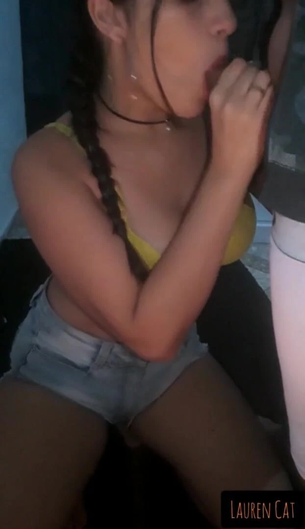 Lauren Cat: Gave a Blowjob and Received a Cumshot in Her Mouth