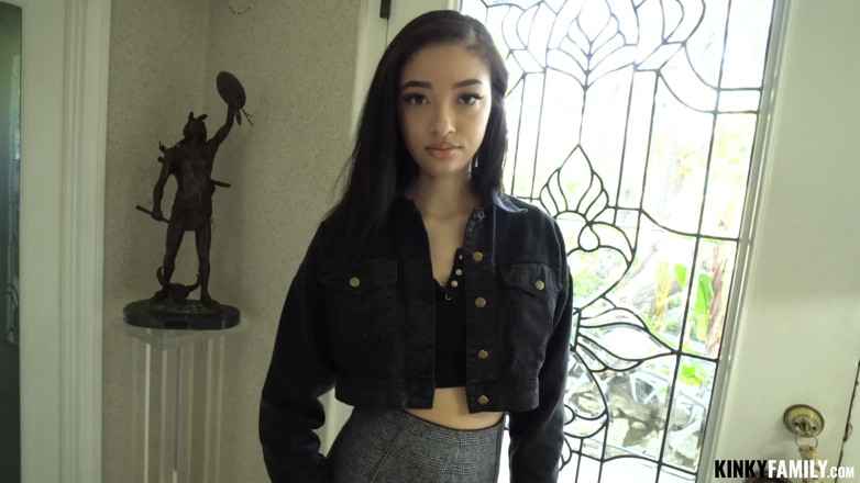 Kinky Family: Fucking stepsis before a party
