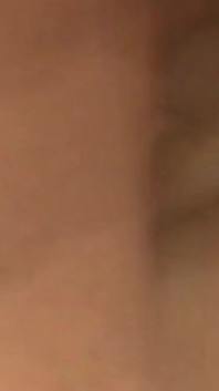 갈색 머리 창녀가 격렬하게 섹스하다