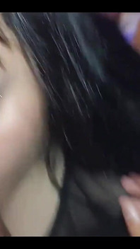 En iyi arkadaşımla porno tiktok izliyorum, azıyorum ve küçük kaltağı her yerinden sikiyorum