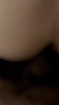 Chlupatá Šťavnatá Kundička Naplněná a Prosakující Masivní BBC Creampie