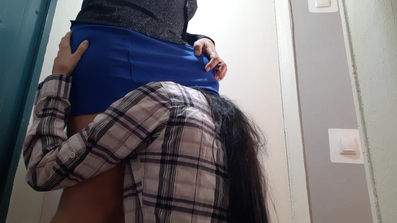 Lesbian-illusion: Poděkoval jsem kurýrovi za dodání jídla se sexem (s dirty talk)