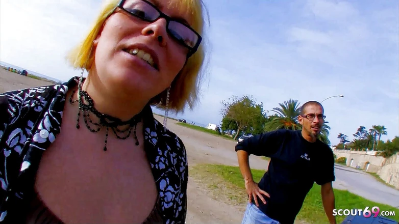 Full porn collection: Kamerzysta pieprzy kręcone dojrzałe Dickxy anal podczas fotografowania na plaży