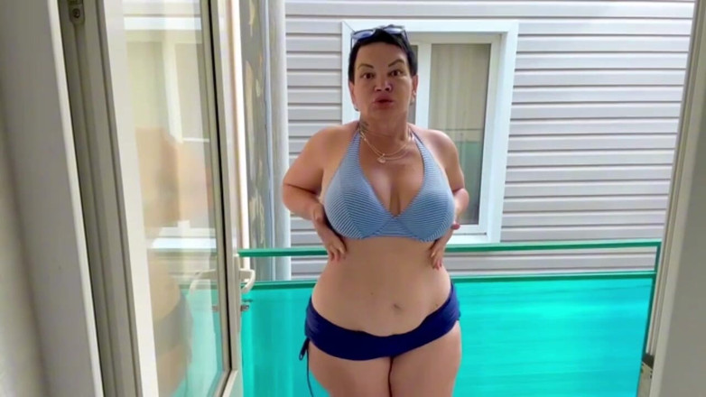 KarmenMilf: Pantat dan tetek besar tahu cara mengongkek diri mereka dalam...