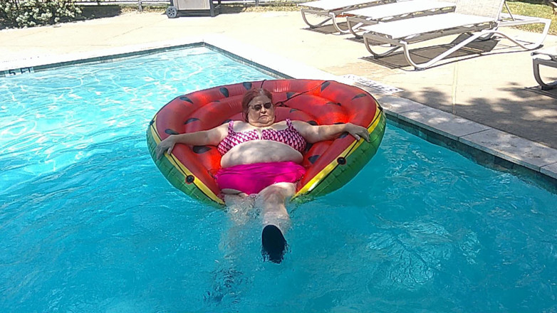 BBW nurse Vicki adventures with friends: Short Video of BBW Nurse Vicki Floating on Her Huge...