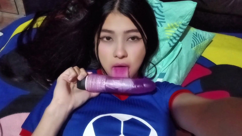 Yuli and tony: Souhlasím, že se podělím o pokoj se svou nevlastní sestrou a šukáme...