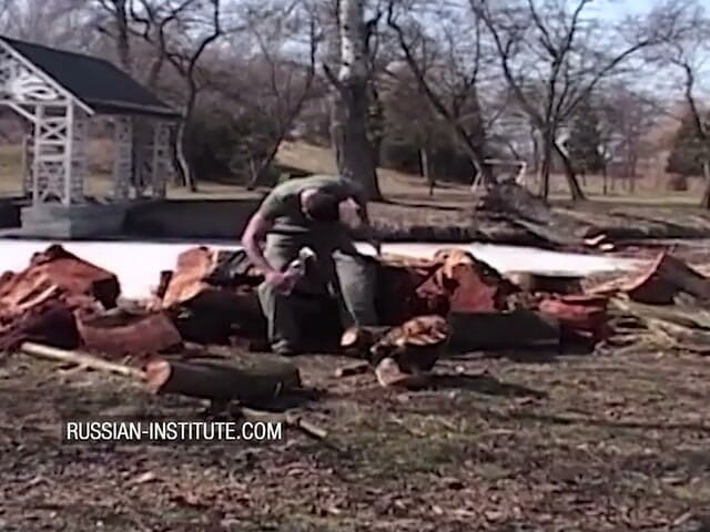 Russian Institute: Sodomie en plein air avec une ado magnifique