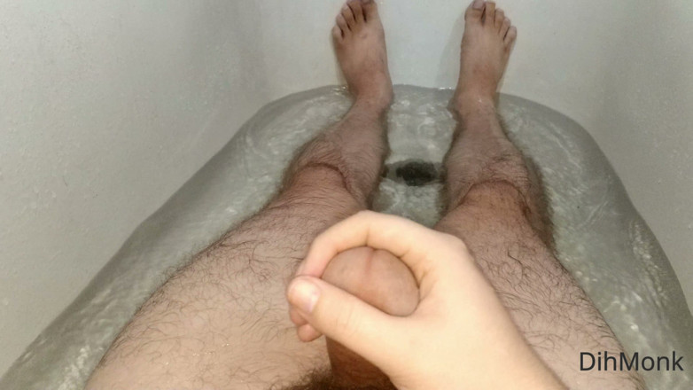 DihMonk: Banyo zamanı solo - sığ suda ıslak mastürbasyon