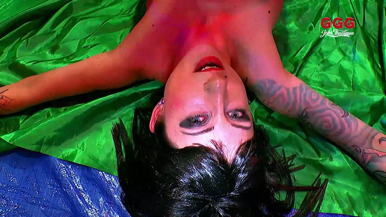 German Hardcore Gangbang GGG: Ggg - gloria para ella - frenesí facial