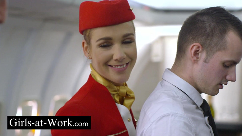 Girls At Work: Quartetto in un aereo con 2 hostess