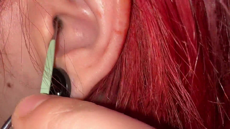 lanalovacutie: Cleaning Ear Wax