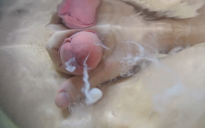 RondoRoy: Masivní podvodní výstřik - masturbace v koupelně