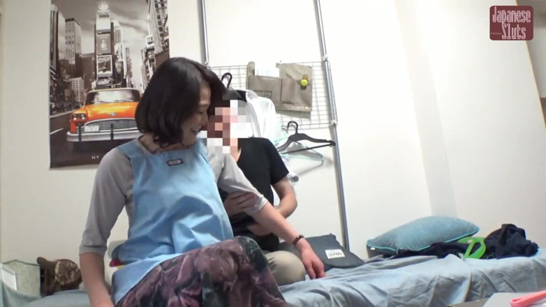 J-Cams: Půjčovna MILF vedlejší práce - manželka, její manžel nikdy neuvidí