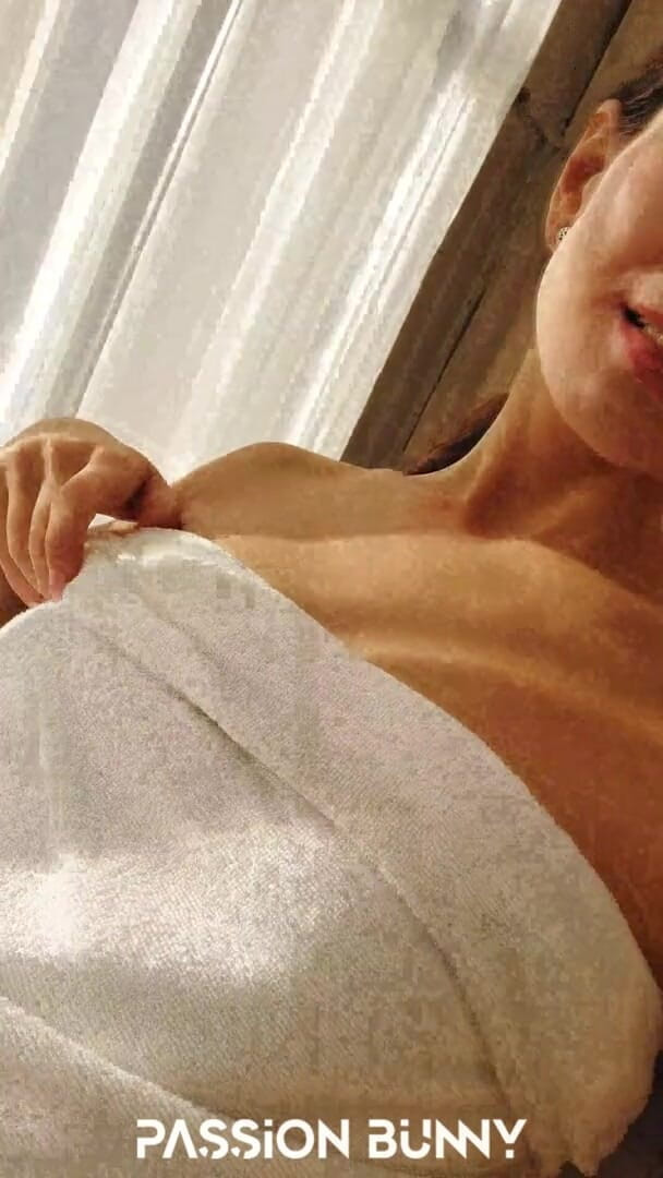 PassionBunny: Orgasm de dimineață cu auto-înregistrare cu o asiatică minionă drăguță