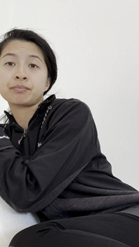 Padrona di casa asiatica CFNM