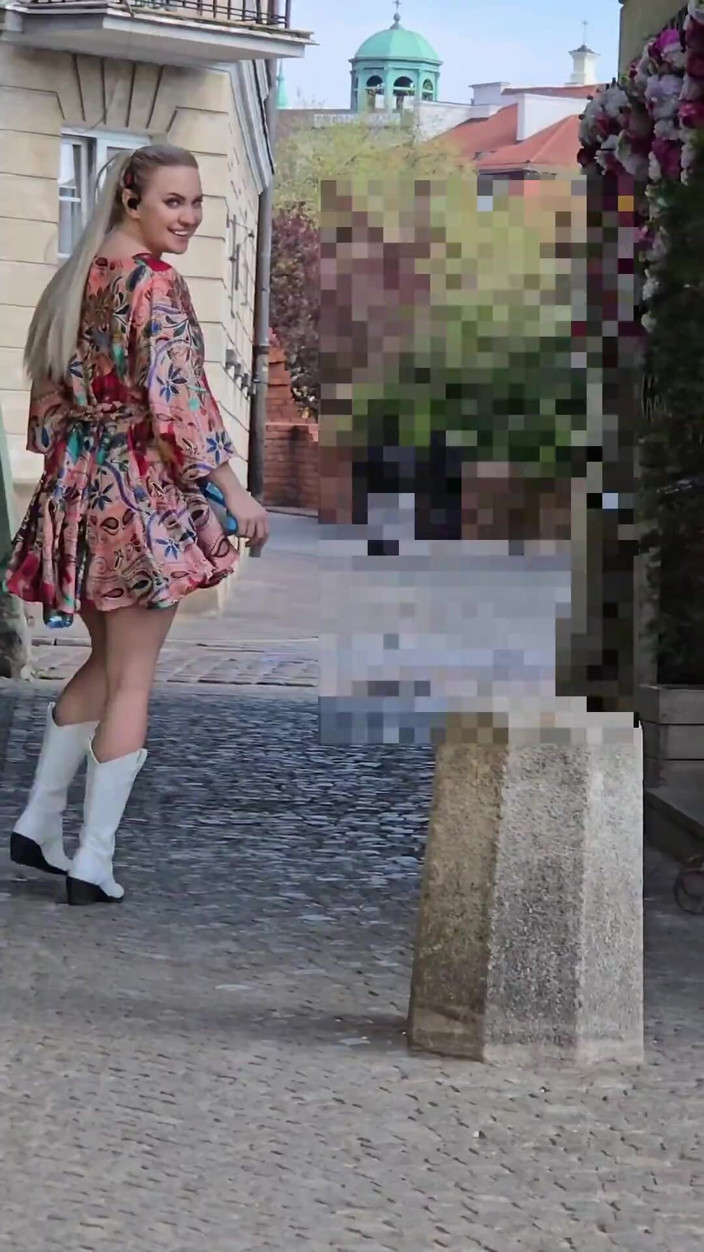 Flexble Hanna: Erwischte mich beim pinkeln im freien, aber es hat mich...