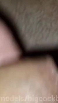 Sütlü femboy öğrenci üniversiteli arkadaşını prezervatifsiz ateşli dölle sikiyor!