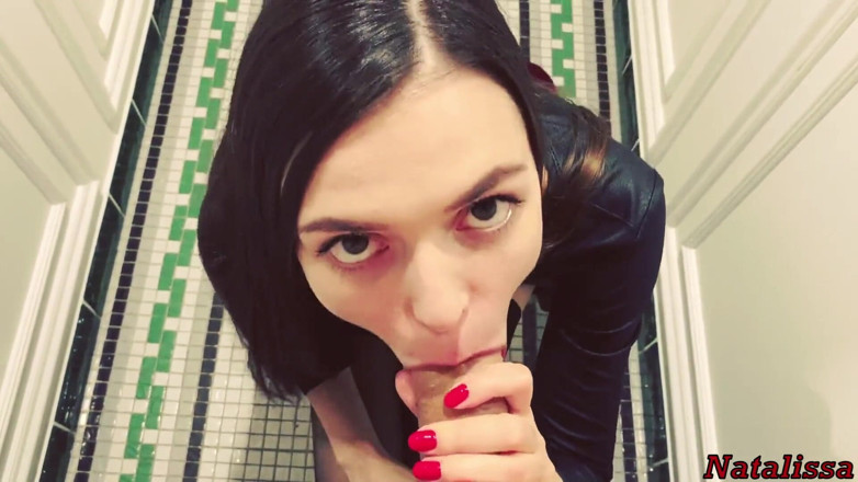 Natalissa: Je m'en fous si on se fait prendre - baise risquée